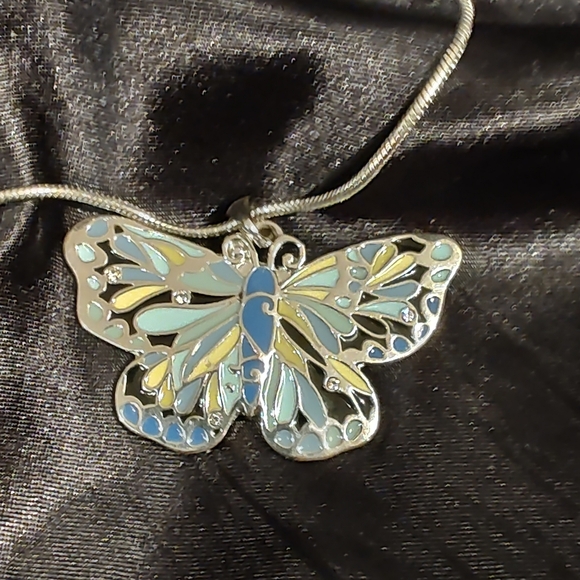 Source Unknown Jewelry - Beautiful Enameled Multicolored Butterfly Necklace In Silver Tone.